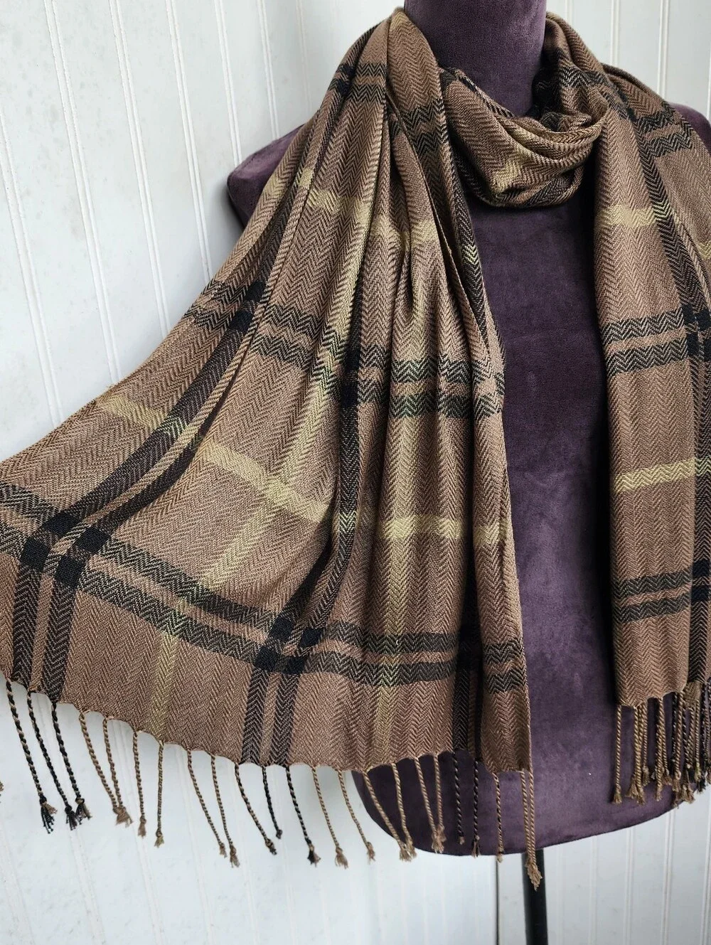 NWT BELLA TAYLOR Brown Black Plaid Rectangular Plaid Scarf  70
